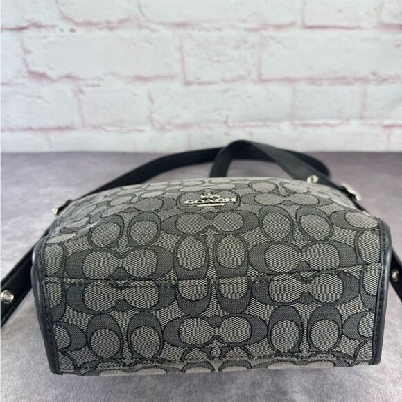 Coach Signature Small Dufflette Shoulder Bag Crossbody 25697 - Picture 6 of 10